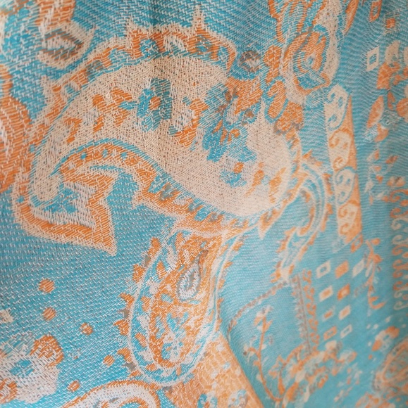 Reversible scarfs - Picture 3 of 4